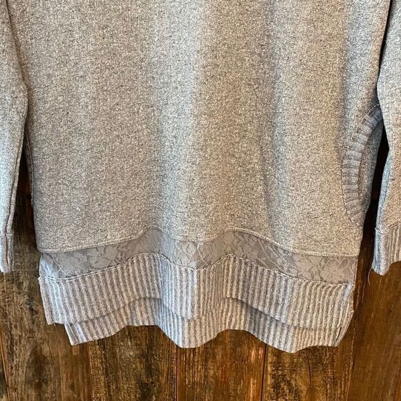 Maurices Sz S NWT Gray Lace Lagenlook Relaxed Fit Cotton Sweater - Picture 3 of 11